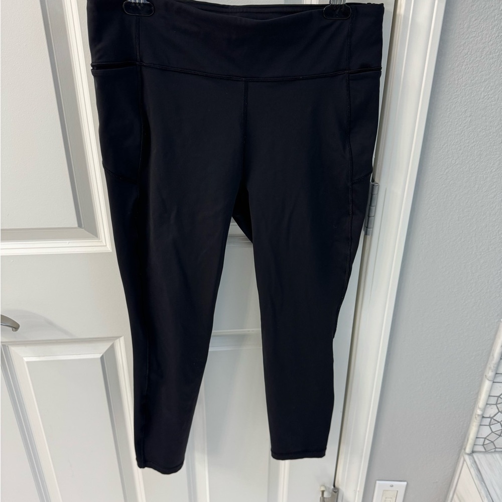 Lululemon Athletica Black Leggings crop size 12